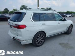 Photo of the vehicle BMW X7