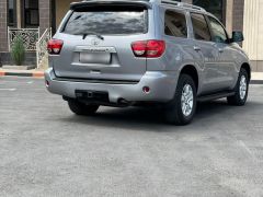 Фото авто Toyota Sequoia