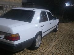 Сүрөт унаа Mercedes-Benz W124