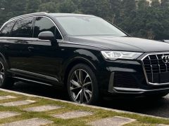 Сүрөт унаа Audi Q7