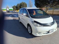 Photo of the vehicle Toyota Estima