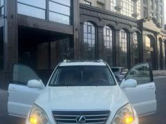 Photo of the vehicle Lexus GX