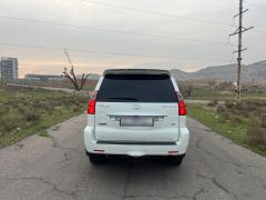 Photo of the vehicle Lexus GX