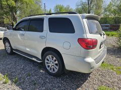 Сүрөт унаа Toyota Sequoia