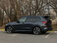 Photo of the vehicle BMW X5