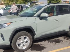 Photo of the vehicle Toyota RAV4