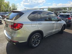 Photo of the vehicle BMW X5