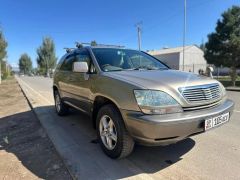 Сүрөт унаа Toyota Harrier