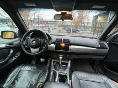 Photo of the vehicle BMW X5