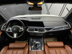 Photo of the vehicle BMW X7