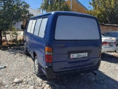 Photo of the vehicle Toyota HiAce