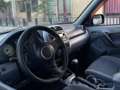 Сүрөт унаа Toyota RAV4