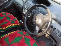 Photo of the vehicle Toyota Vitz