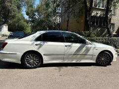 Photo of the vehicle Toyota Crown Majesta