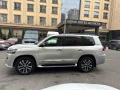 Photo of the vehicle Toyota Land Cruiser