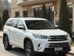 Photo of the vehicle Toyota Highlander