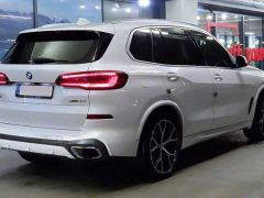 Photo of the vehicle BMW X5