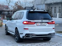 Photo of the vehicle BMW X7