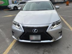 Photo of the vehicle Lexus ES