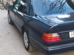 Сүрөт унаа Mercedes-Benz W124