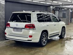 Photo of the vehicle Toyota Land Cruiser