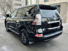 Photo of the vehicle Lexus GX