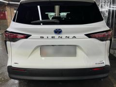 Photo of the vehicle Toyota Sienna