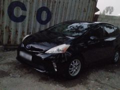 Photo of the vehicle Toyota Prius v (+)