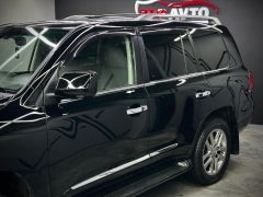 Photo of the vehicle Lexus LX