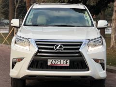 Photo of the vehicle Lexus GX