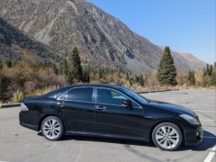 Photo of the vehicle Toyota Crown