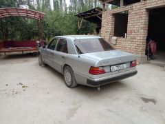 Сүрөт унаа Mercedes-Benz W124