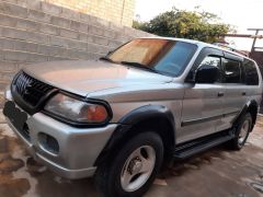 Сүрөт унаа Mitsubishi Montero Sport