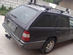 Сүрөт унаа Mercedes-Benz W124