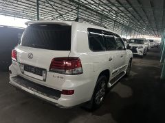 Photo of the vehicle Lexus LX