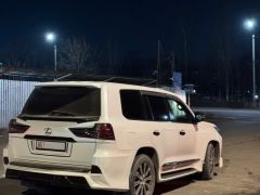 Photo of the vehicle Lexus LX