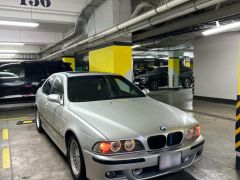 Photo of the vehicle BMW 5 Series