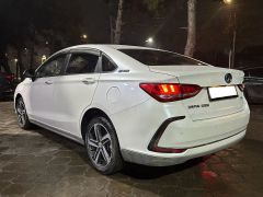 Фото авто BAIC EU5