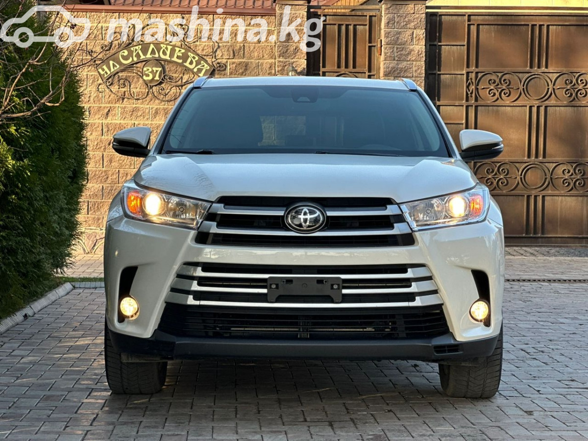 Купить Toyota Highlander в Бишкеке, 2018 год, 33 500 $.