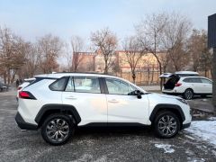 Photo of the vehicle Toyota RAV4