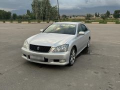 Photo of the vehicle Toyota Crown