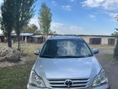 Сүрөт унаа Toyota Avensis Verso