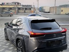 Photo of the vehicle Lexus UX