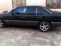 Сүрөт унаа Mercedes-Benz W124