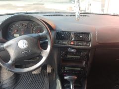 Сүрөт унаа Volkswagen Golf