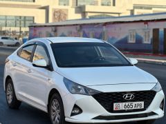 Photo of the vehicle Hyundai Solaris