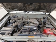 Сүрөт унаа Toyota Land Cruiser Prado