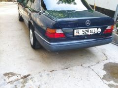 Сүрөт унаа Mercedes-Benz W124