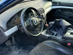 Photo of the vehicle BMW 5 Series