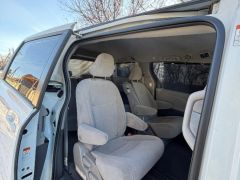 Photo of the vehicle Toyota Sienna